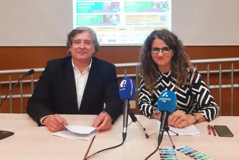 UA's Vice-Rector for Culture, Sports and University Extension Catalina Iliescu (right) and Director of Communication and External Relations at Hidraqua, Martín Sanz (left)
